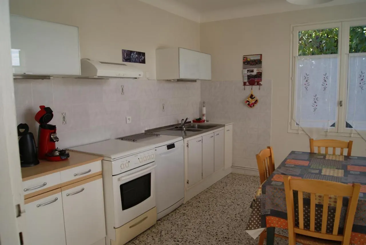 펜션 A 5 Minutes Des Ocres Gite La Charite Gordes Roussillon 가르가스